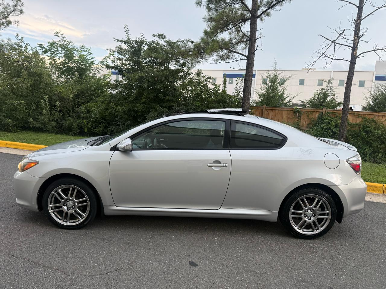 Scion tC 2dr HB Man (Natl) 2009