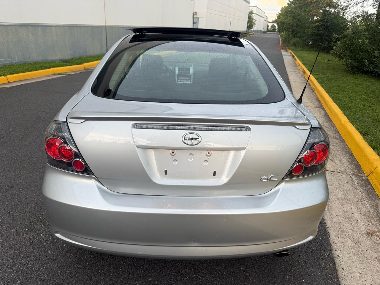 Scion tC 2dr HB Man (Natl) 2009