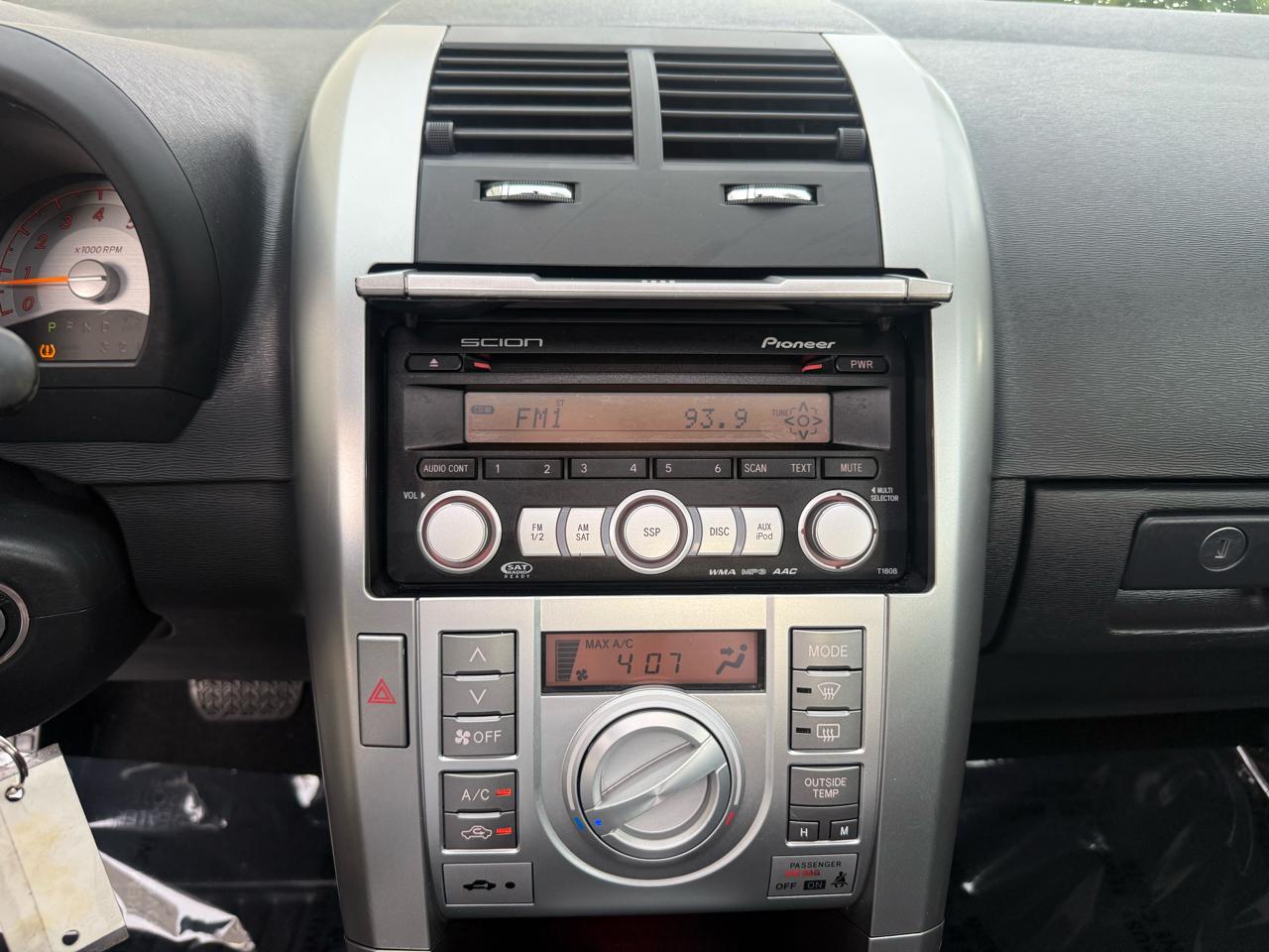Scion tC 2dr HB Man (Natl) 2009