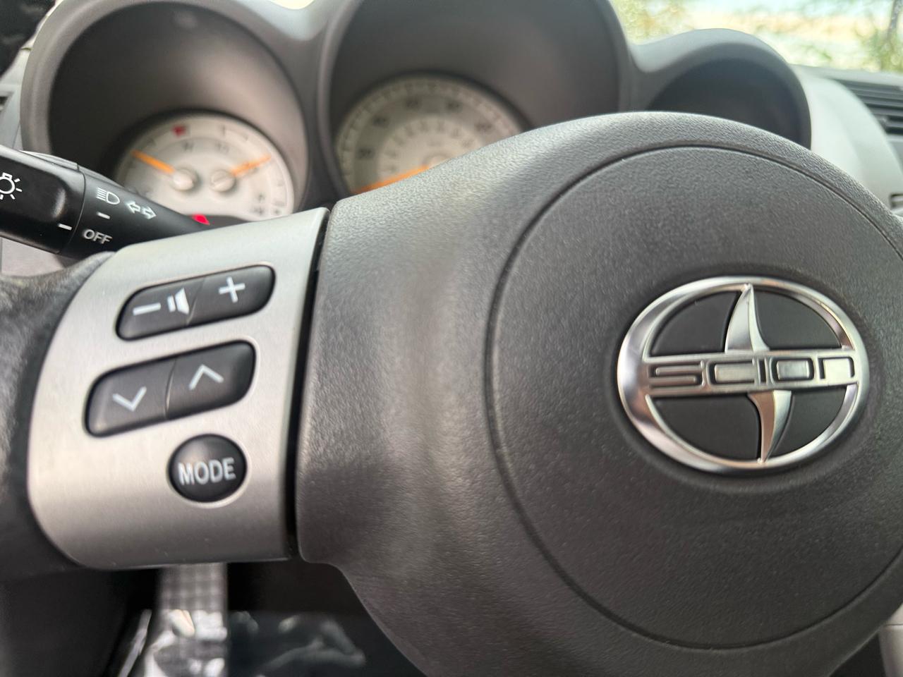 Scion tC 2dr HB Man (Natl) 2009
