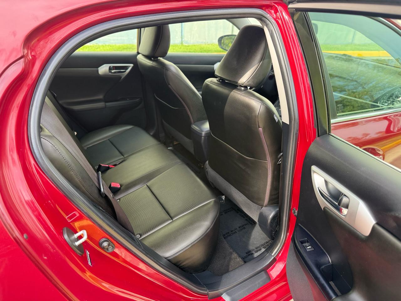 Lexus CT 200h FWD 4dr Hybrid 2011