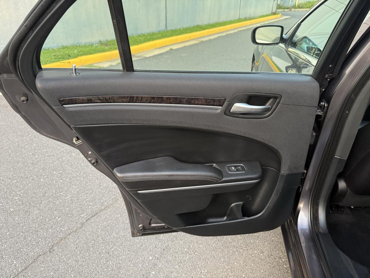 Chrysler 300 Limited RWD 2018