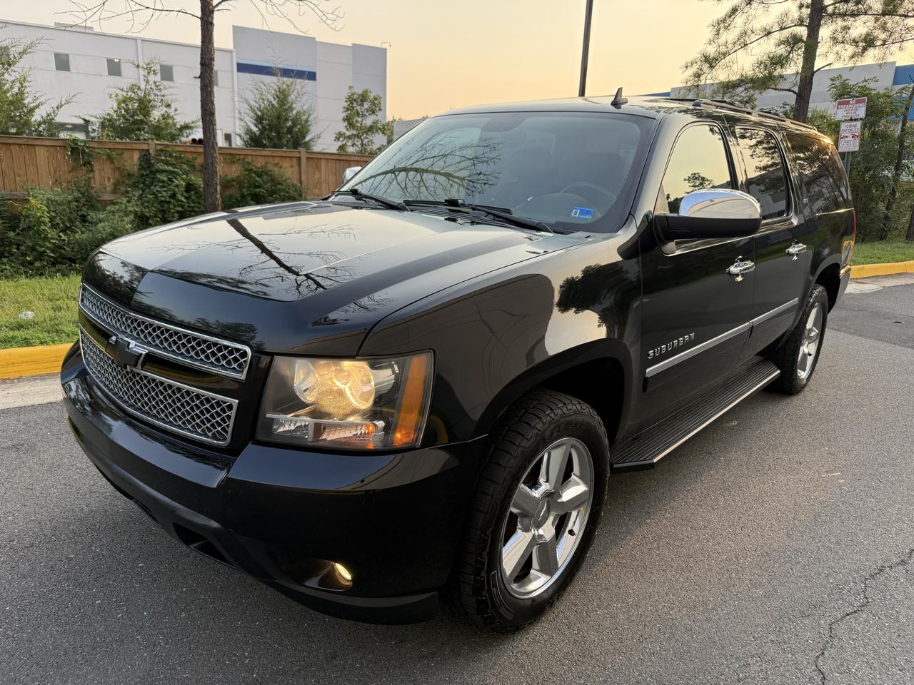 Chevrolet Suburban 4WD 4dr 1500 LTZ 2011