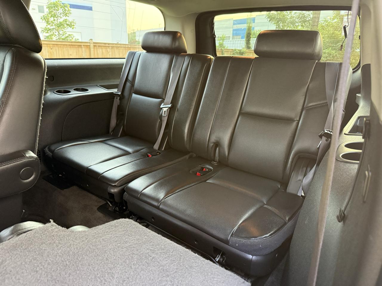 Chevrolet Suburban 4WD 4dr 1500 LTZ 2011