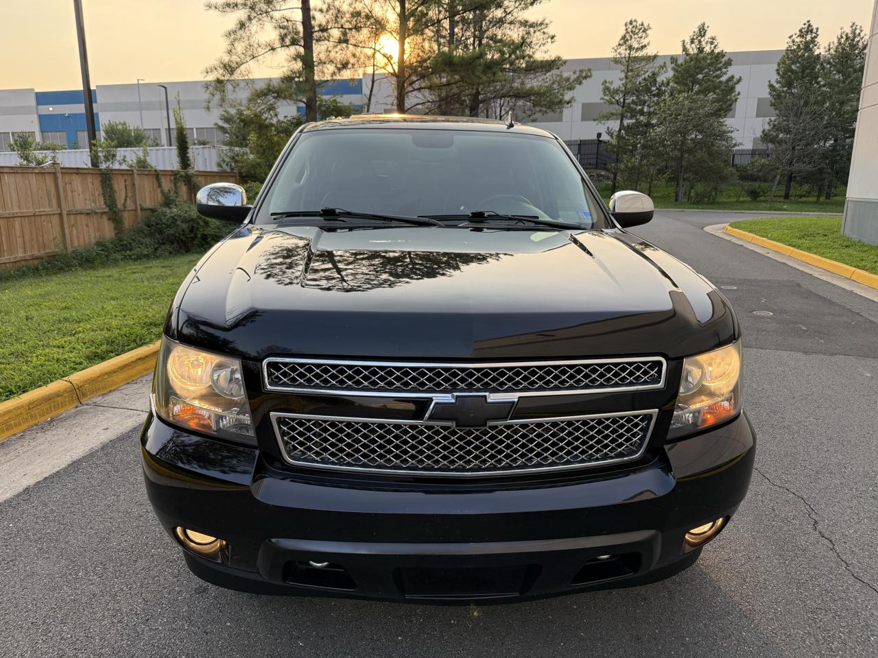 Chevrolet Suburban 4WD 4dr 1500 LTZ 2011