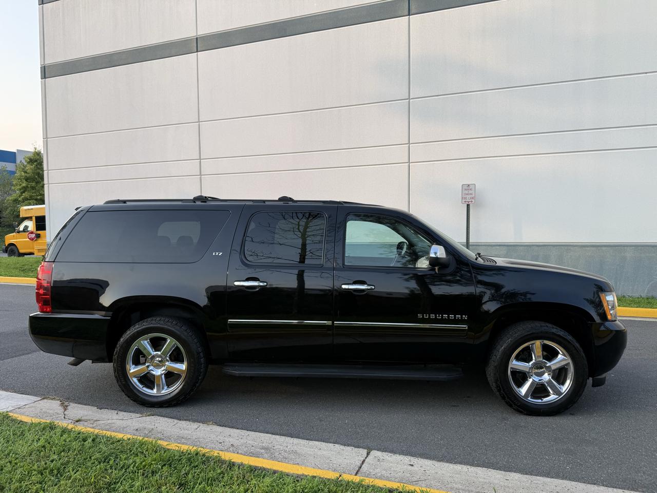 Chevrolet Suburban 4WD 4dr 1500 LTZ 2011