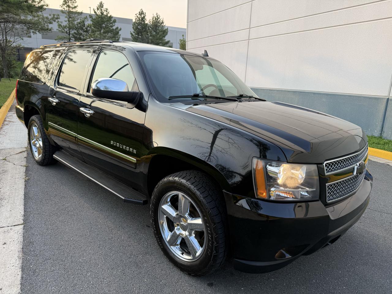 Chevrolet Suburban 4WD 4dr 1500 LTZ 2011