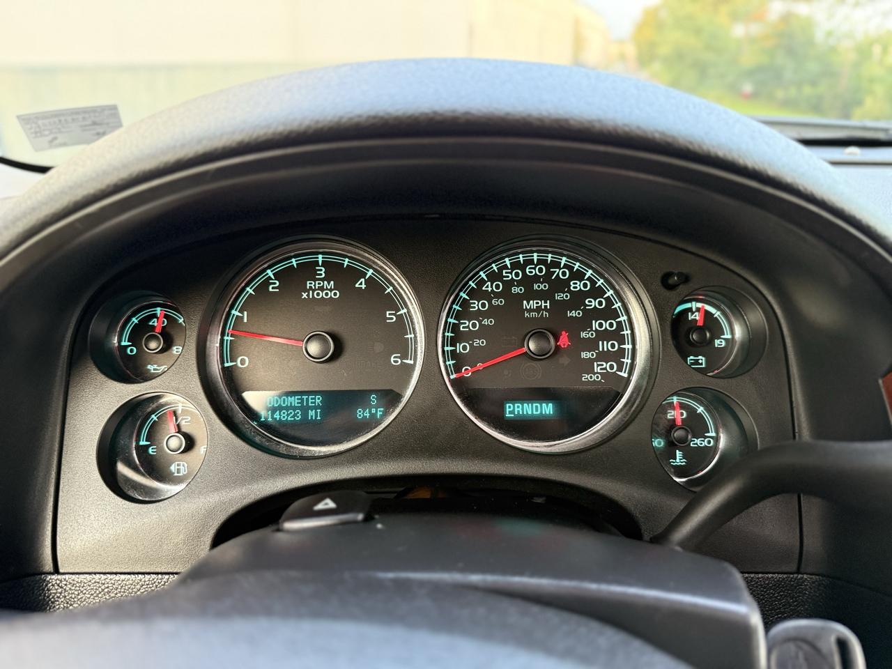 Chevrolet Suburban 4WD 4dr 1500 LTZ 2011