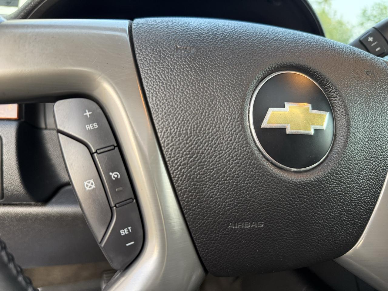 Chevrolet Suburban 4WD 4dr 1500 LTZ 2011
