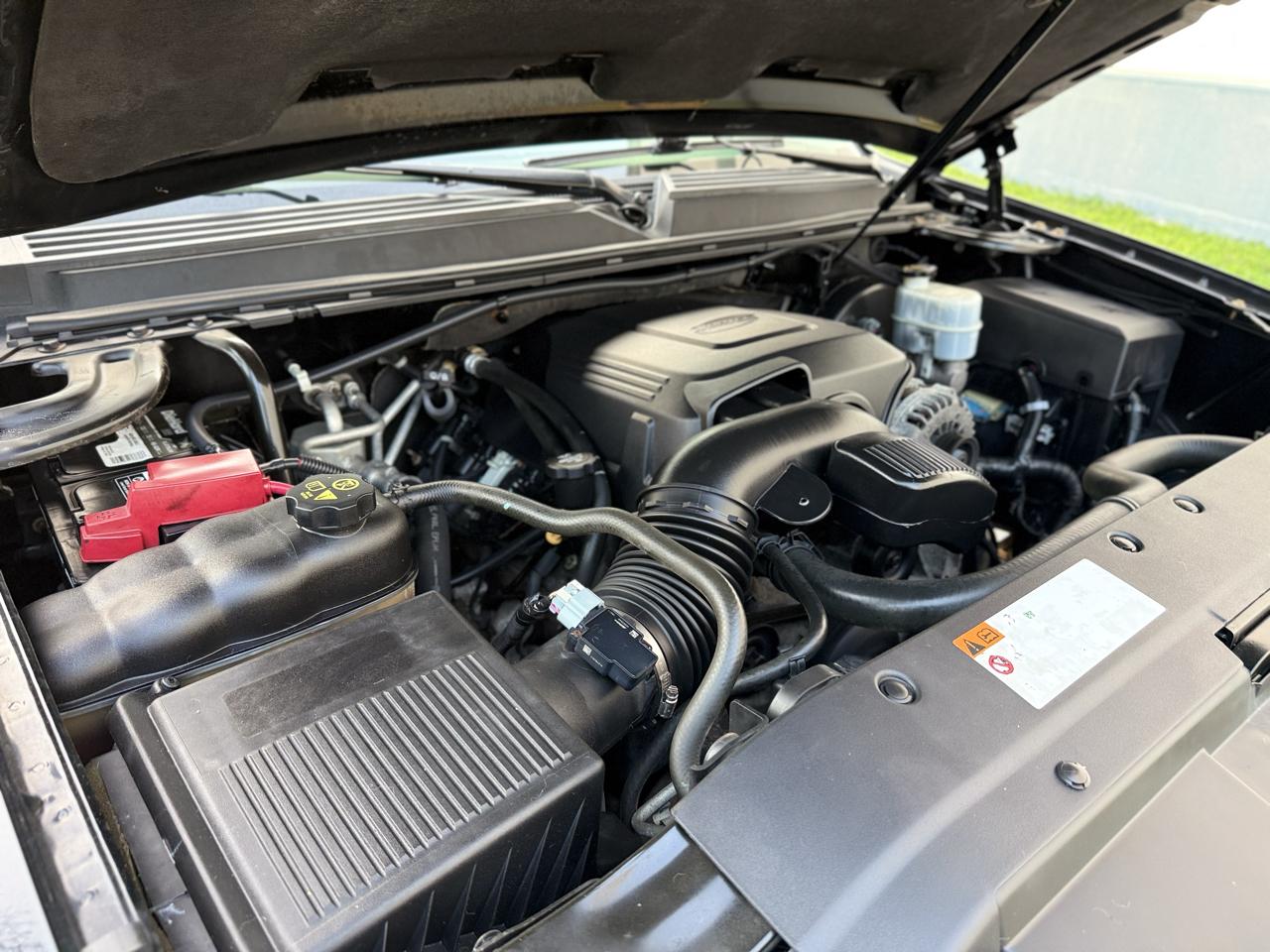 Chevrolet Suburban 4WD 4dr 1500 LTZ 2011