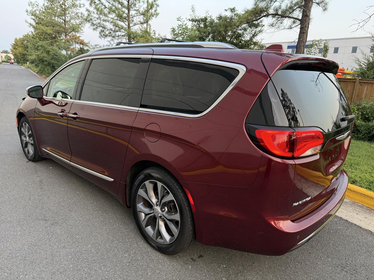 Chrysler Pacifica Limited FWD 2017