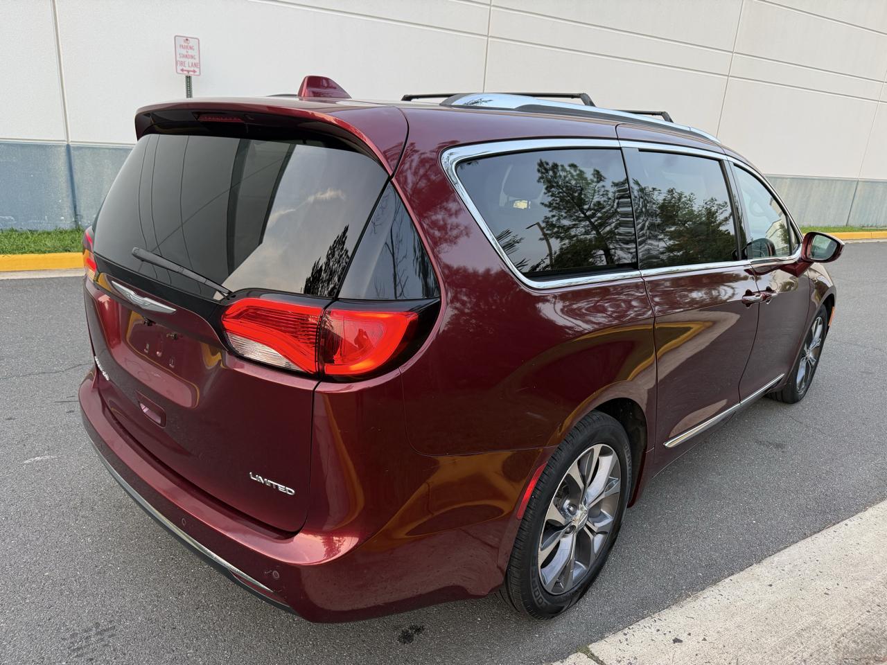 Chrysler Pacifica Limited FWD 2017