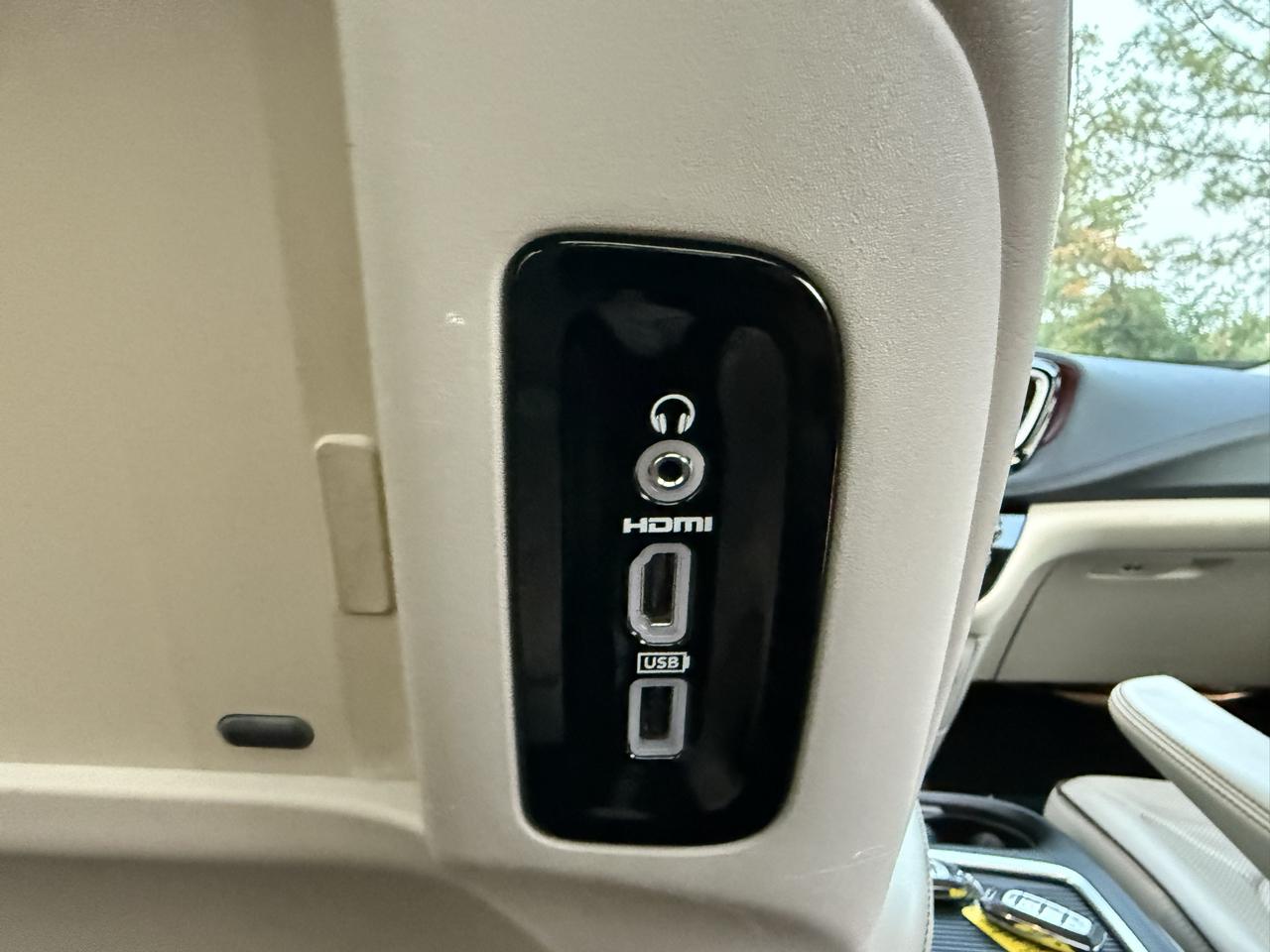 Chrysler Pacifica Limited FWD 2017