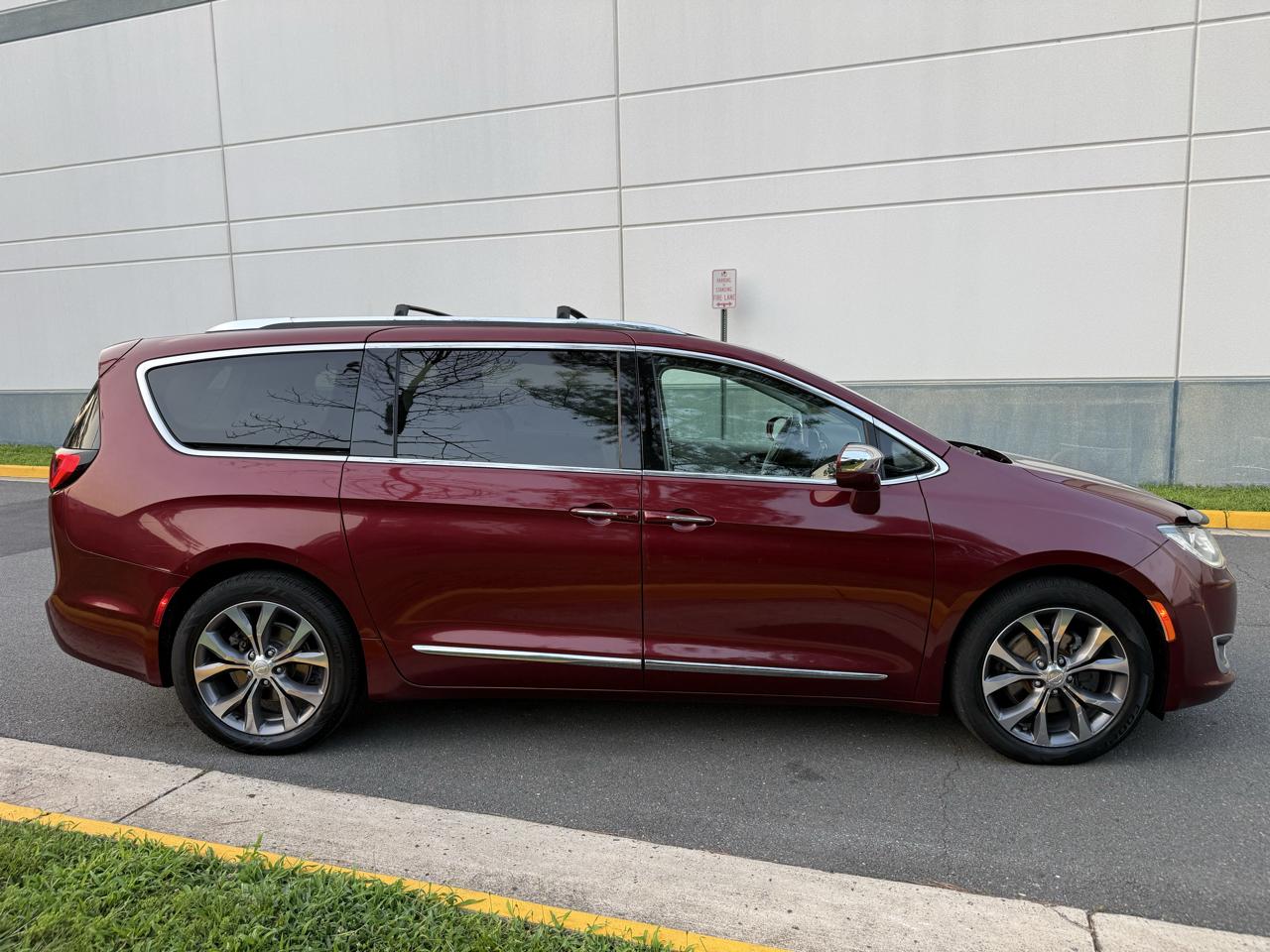 Chrysler Pacifica Limited FWD 2017