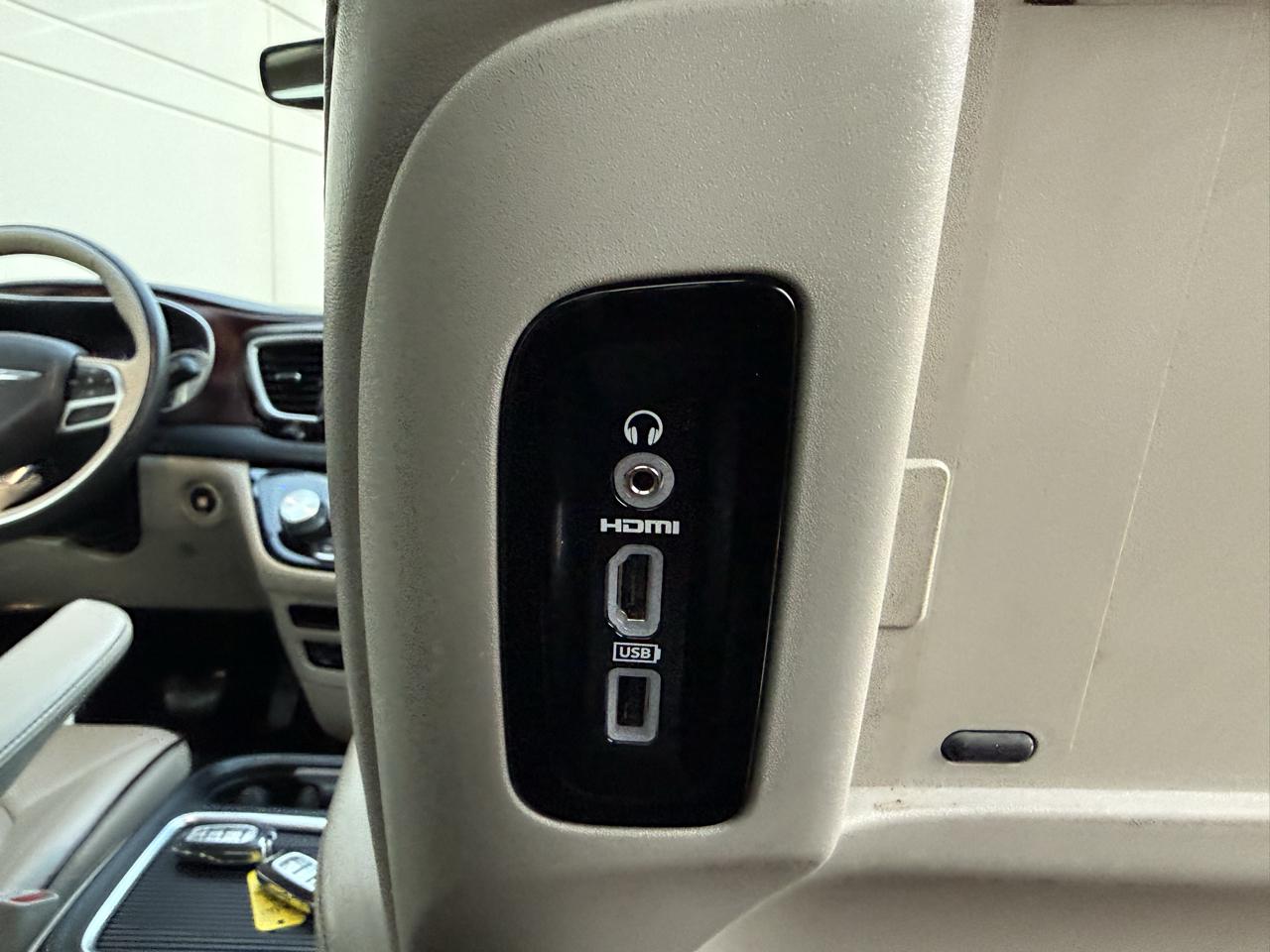 Chrysler Pacifica Limited FWD 2017