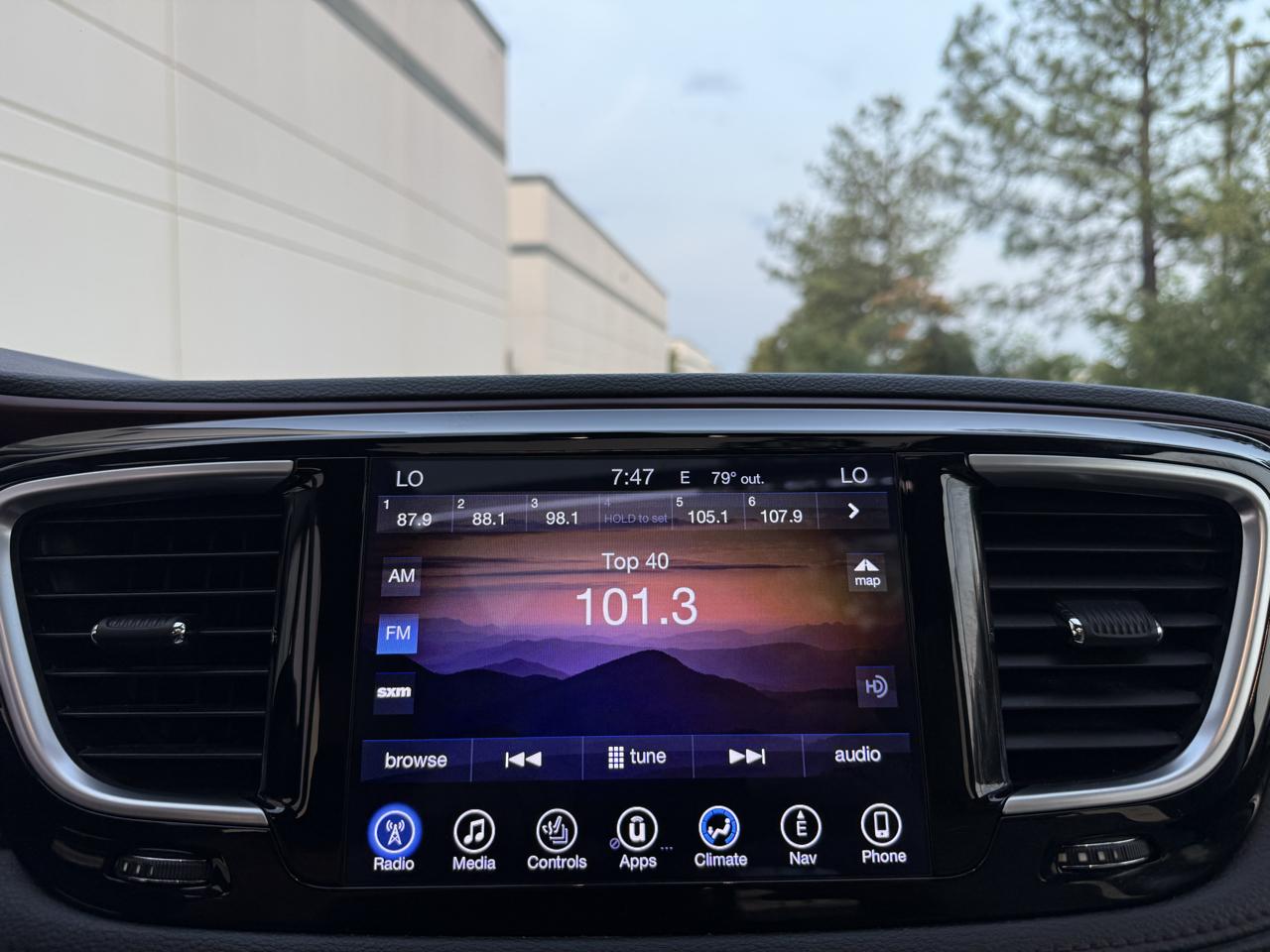 Chrysler Pacifica Limited FWD 2017