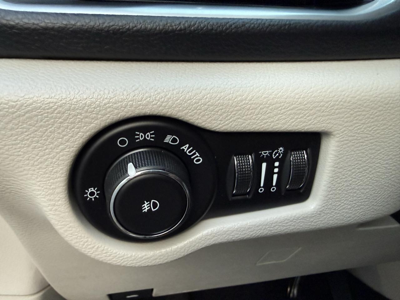 Chrysler Pacifica Limited FWD 2017