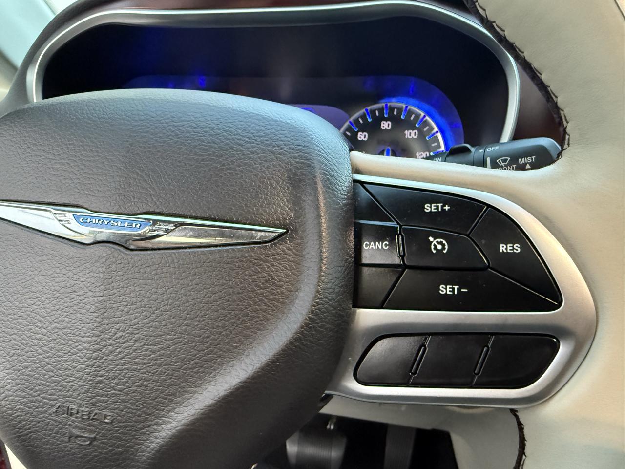 Chrysler Pacifica Limited FWD 2017