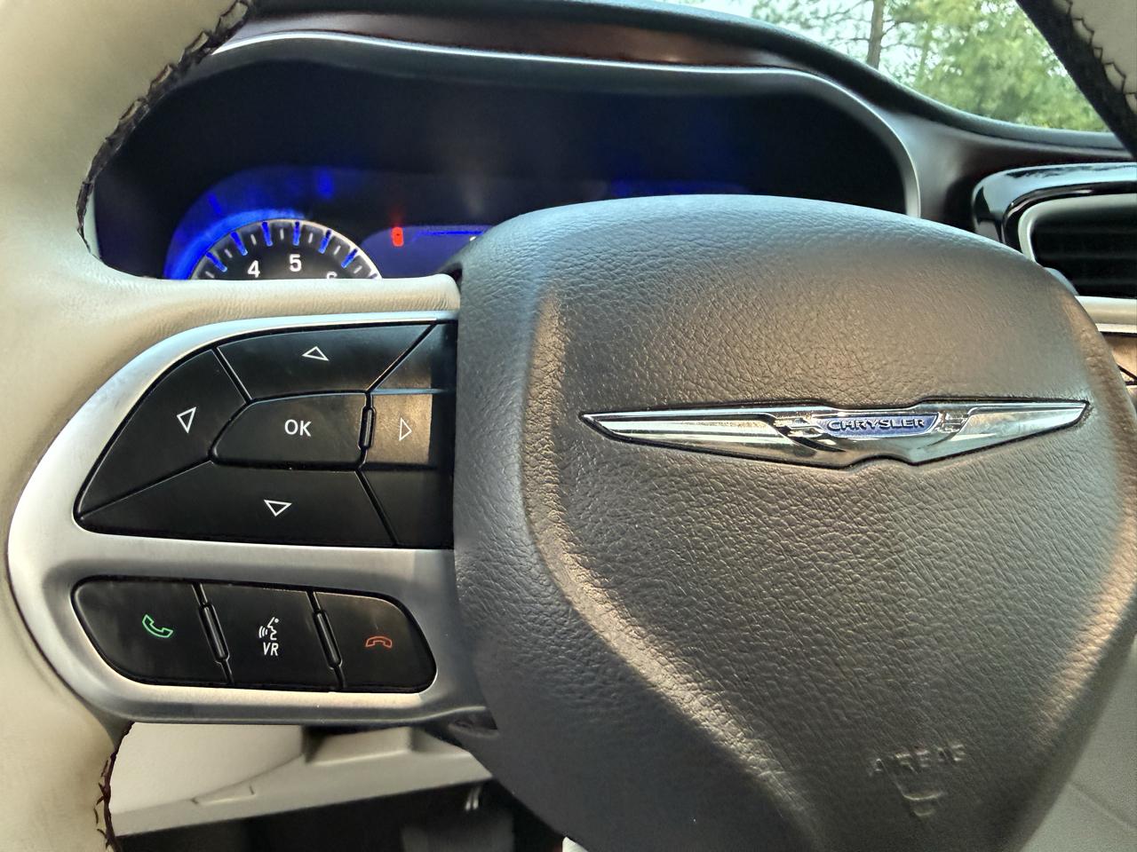 Chrysler Pacifica Limited FWD 2017