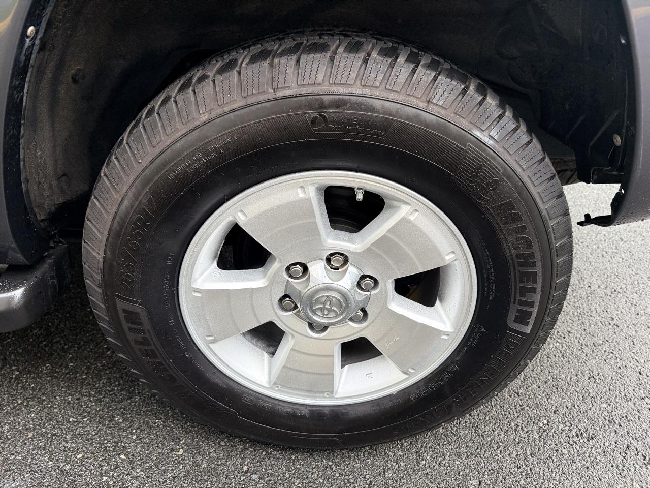 Toyota 4Runner 4dr SR5 V6 Auto 4WD (Natl) 2005
