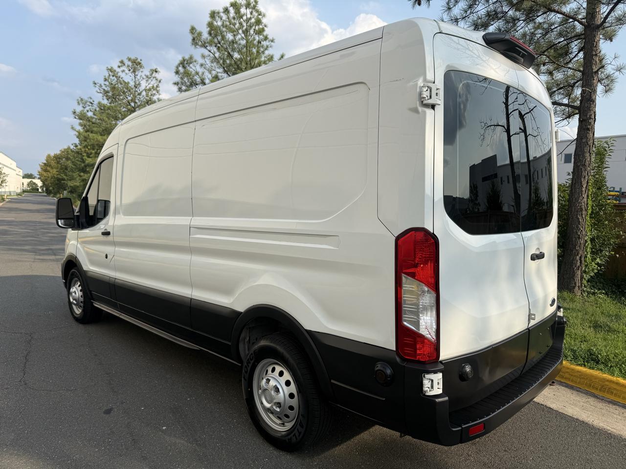Ford Transit Cargo Van T-250 130" Med Rf 9070 GVWR AWD 2020