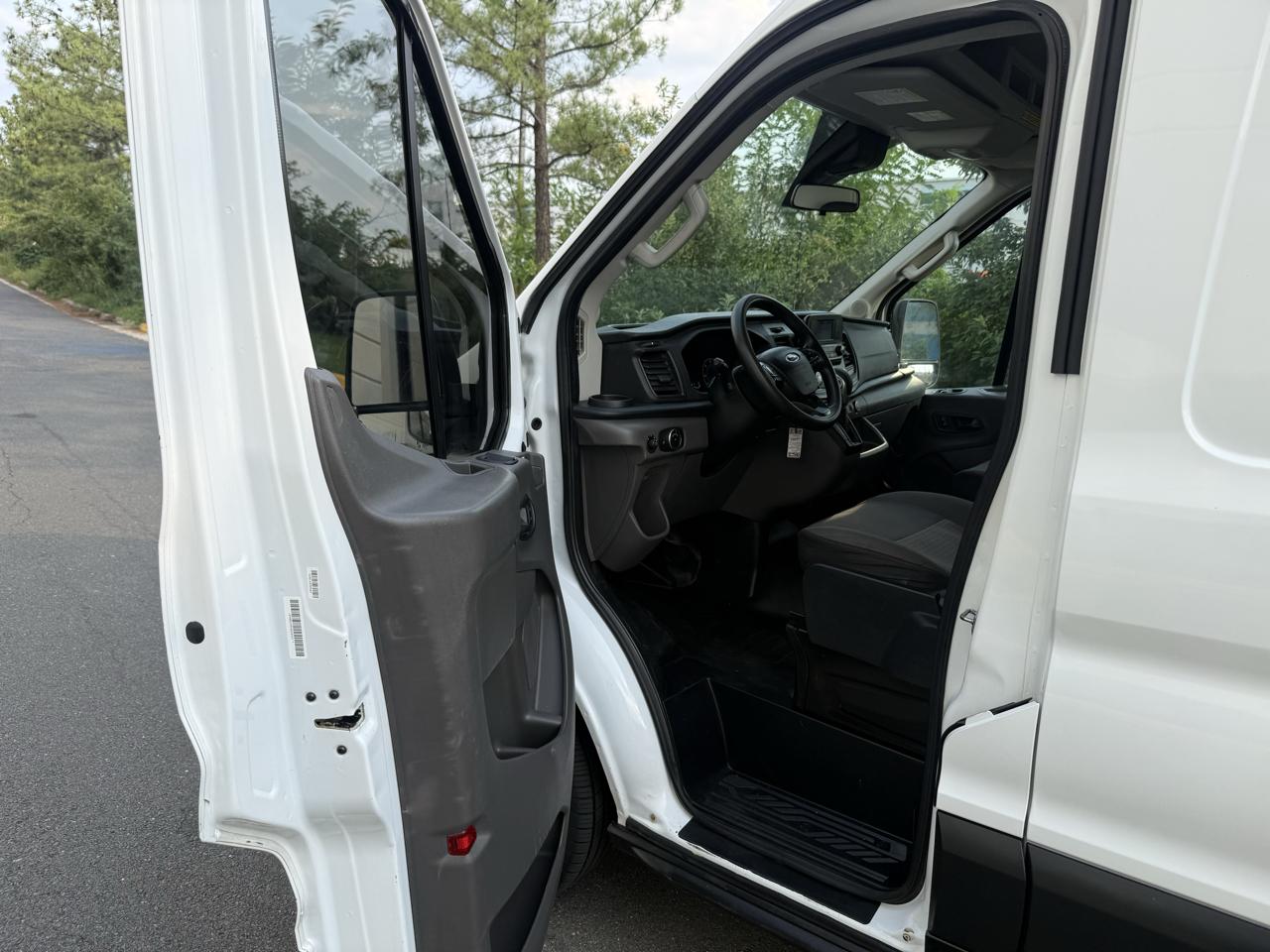 Ford Transit Cargo Van T-250 130" Med Rf 9070 GVWR AWD 2020