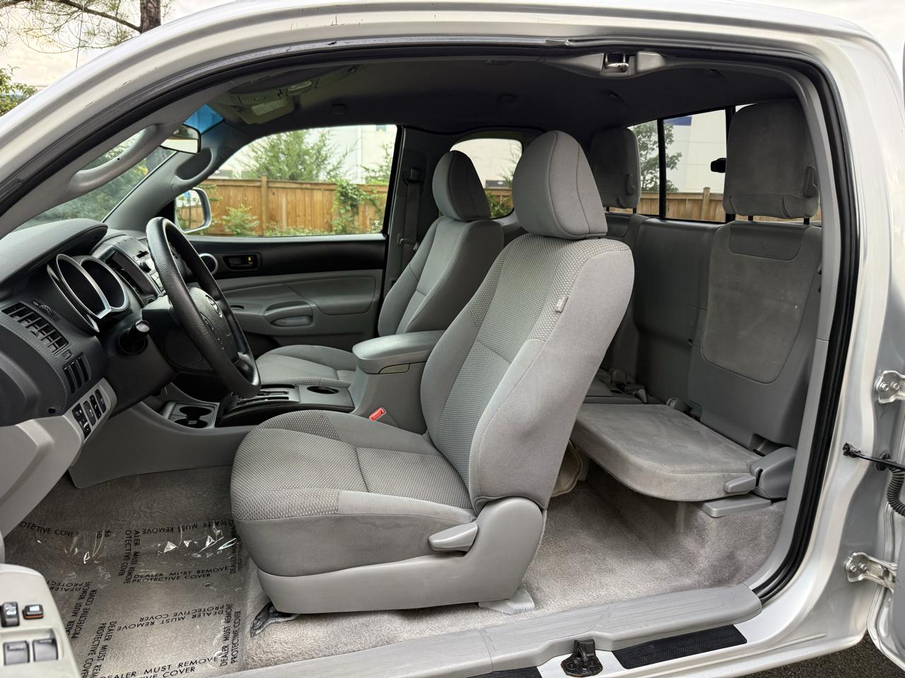 Toyota Tacoma 4WD Access I4 MT (Natl) 2011