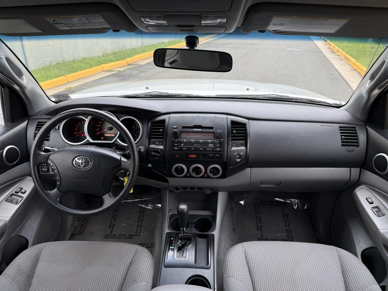 Toyota Tacoma 4WD Access I4 MT (Natl) 2011