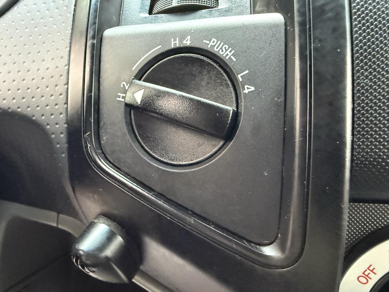 Toyota Tacoma 4WD Access I4 MT (Natl) 2011