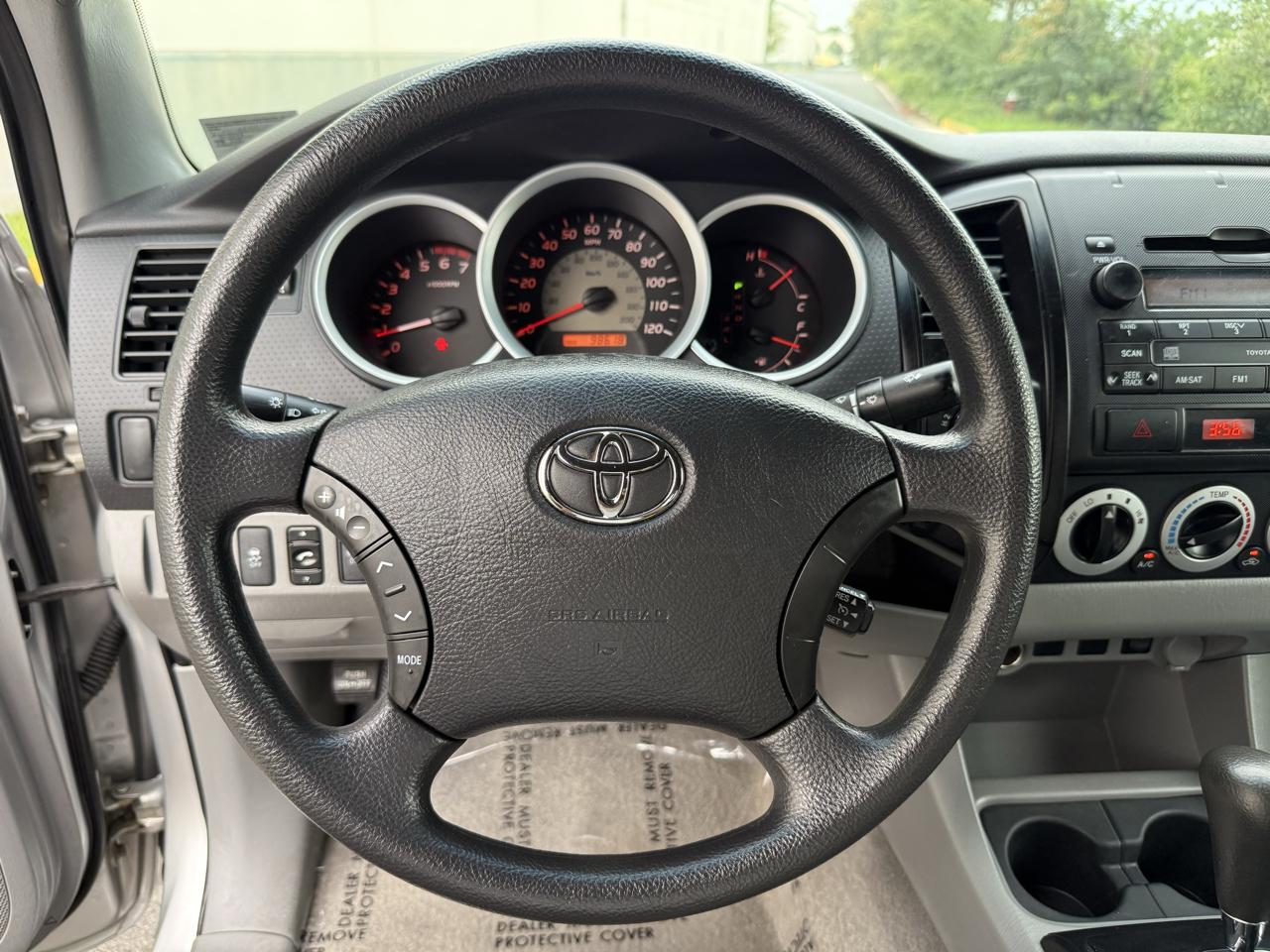 Toyota Tacoma 4WD Access I4 MT (Natl) 2011