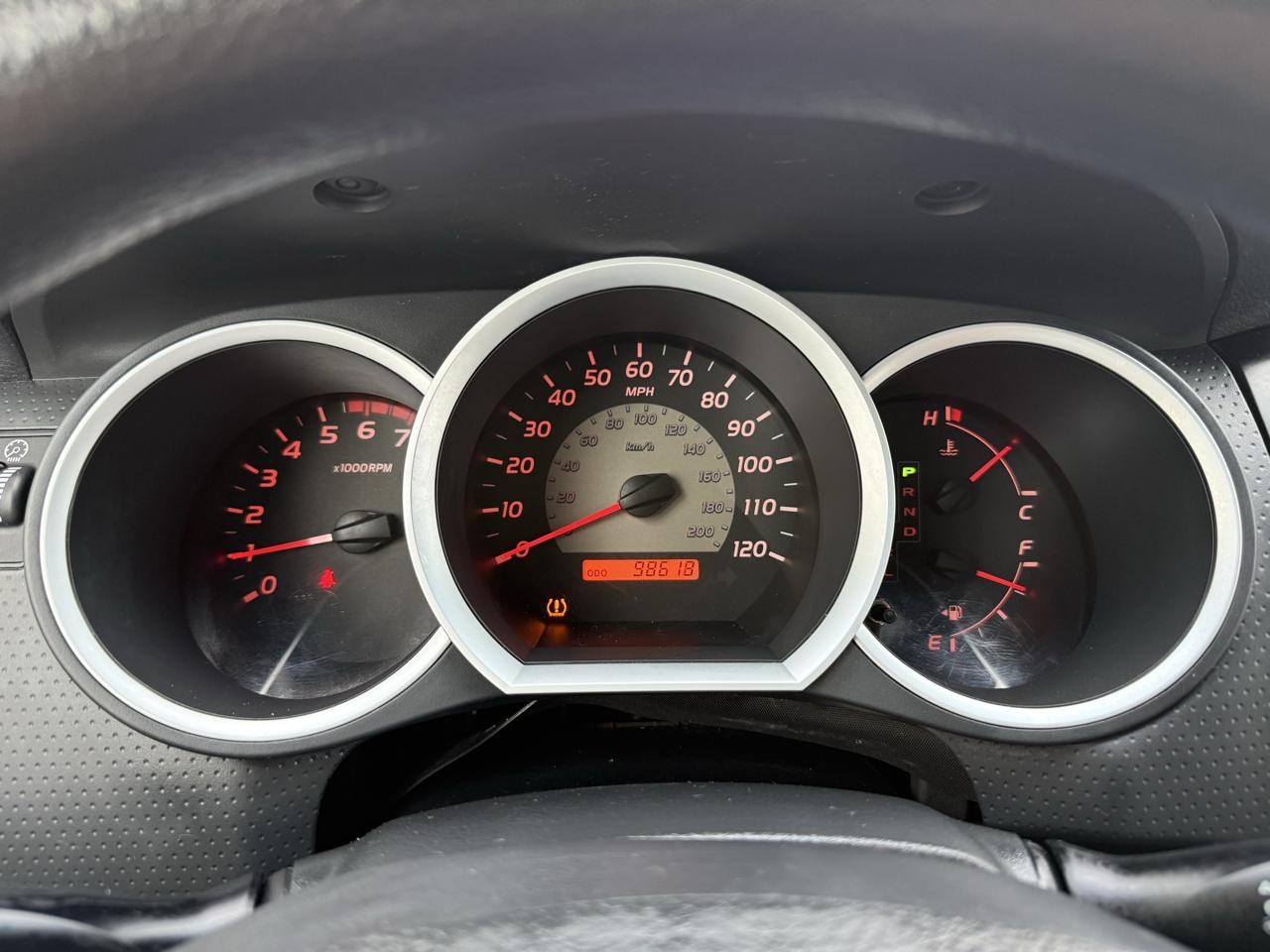 Toyota Tacoma 4WD Access I4 MT (Natl) 2011