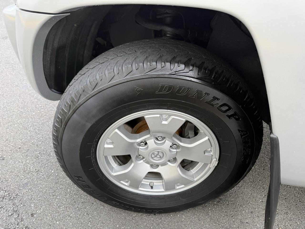 Toyota Tacoma 4WD Access I4 MT (Natl) 2011