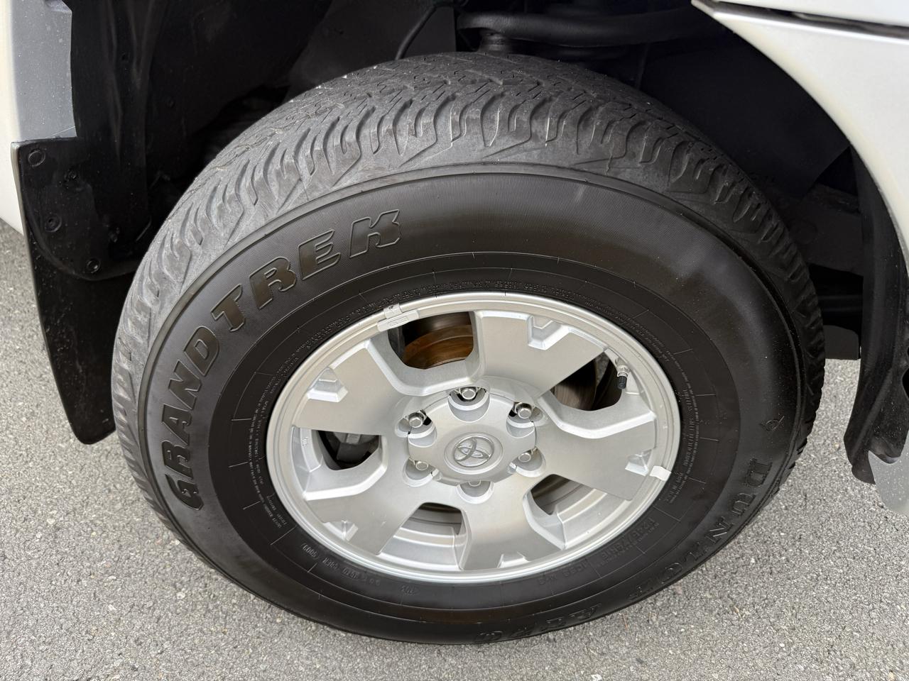 Toyota Tacoma 4WD Access I4 MT (Natl) 2011