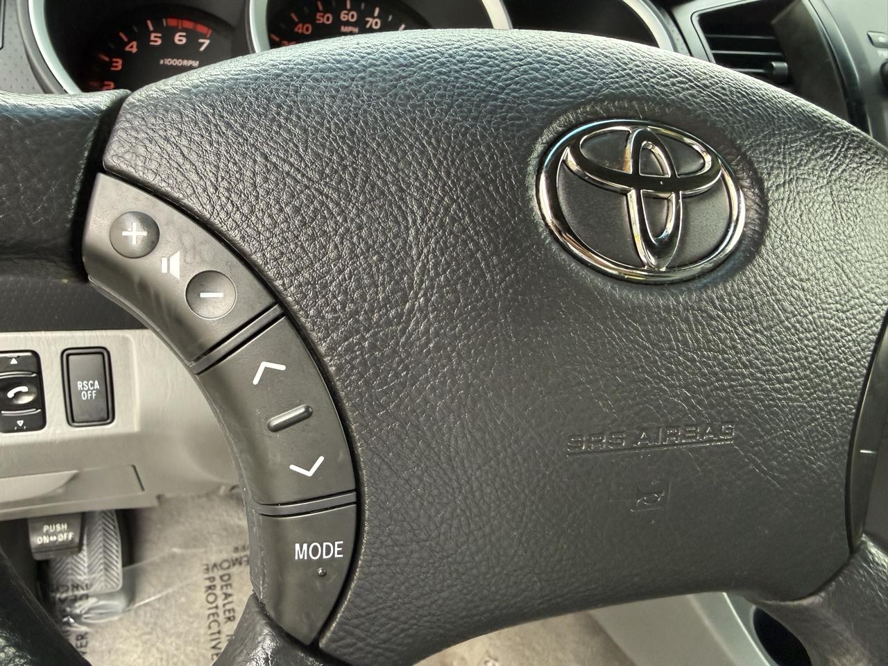 Toyota Tacoma 4WD Access I4 MT (Natl) 2011