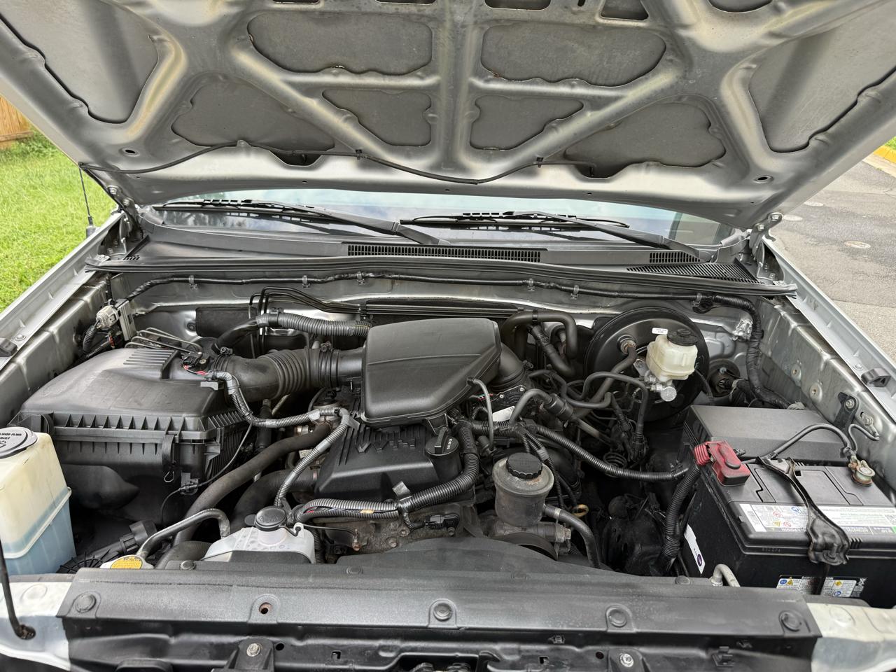 Toyota Tacoma 4WD Access I4 MT (Natl) 2011