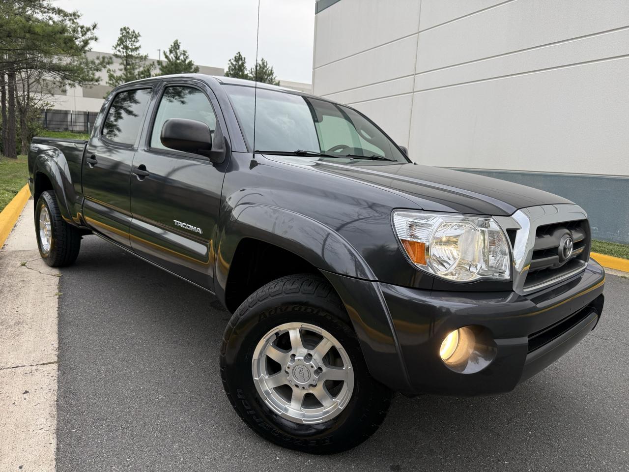 2010 Toyota Tacoma 4WD Double LB V6 AT (Natl)