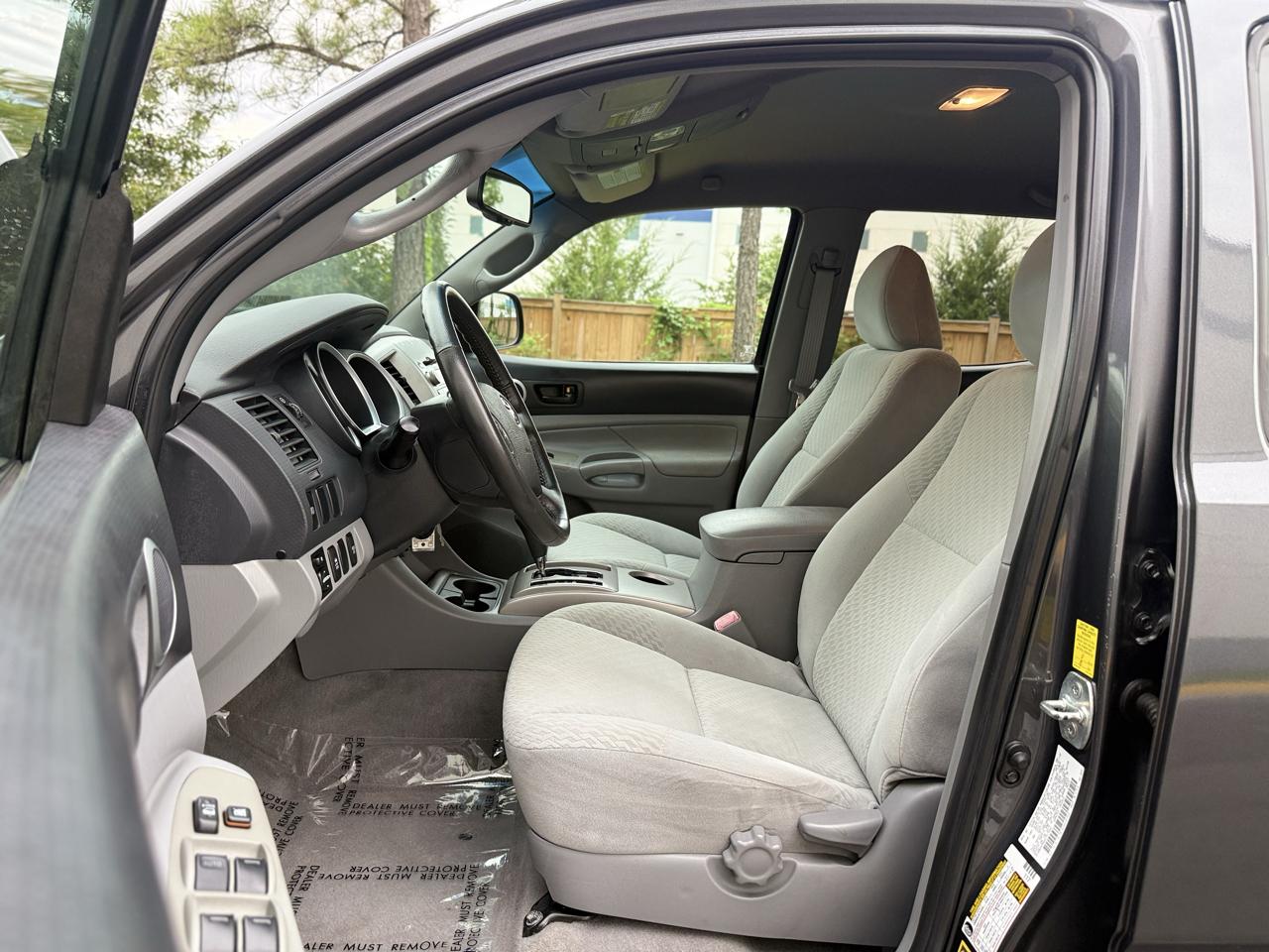 Toyota Tacoma 4WD Double LB V6 AT (Natl) 2010