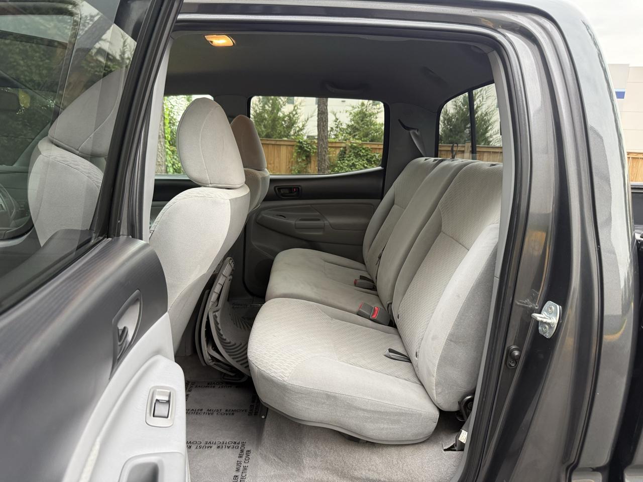 Toyota Tacoma 4WD Double LB V6 AT (Natl) 2010
