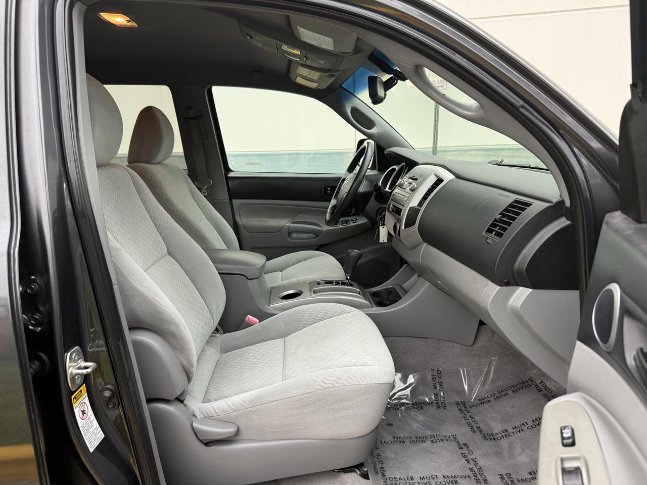 Toyota Tacoma 4WD Double LB V6 AT (Natl) 2010
