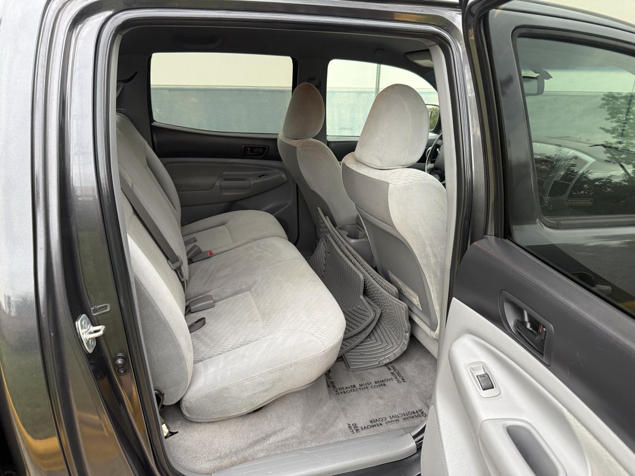 Toyota Tacoma 4WD Double LB V6 AT (Natl) 2010