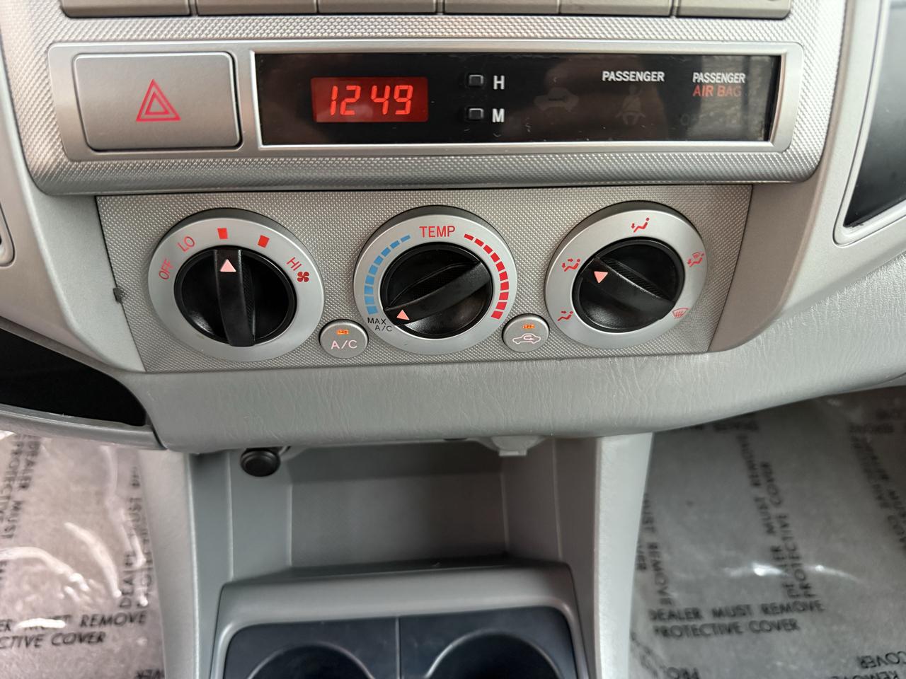 Toyota Tacoma 4WD Double LB V6 AT (Natl) 2010