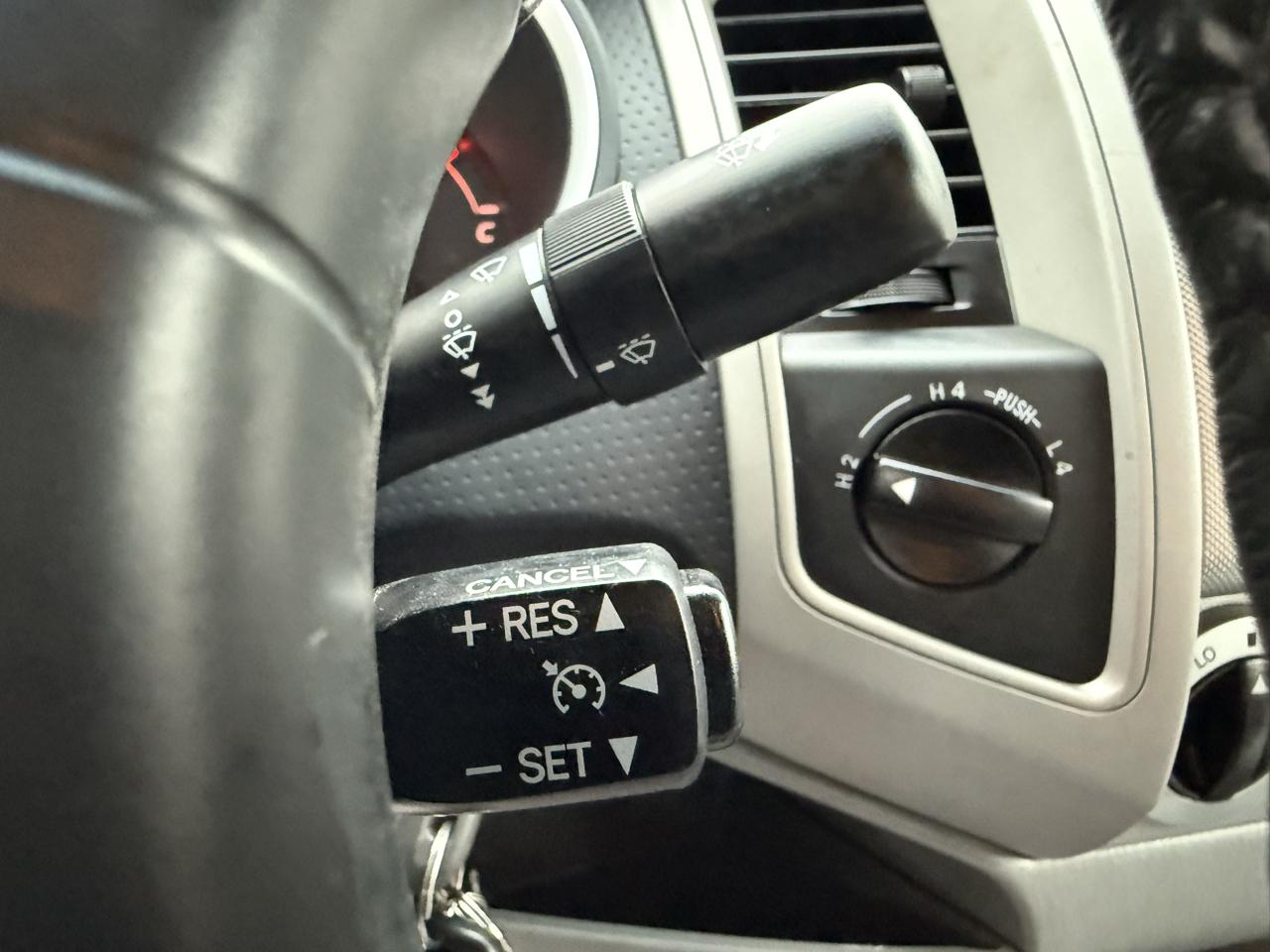 Toyota Tacoma 4WD Double LB V6 AT (Natl) 2010