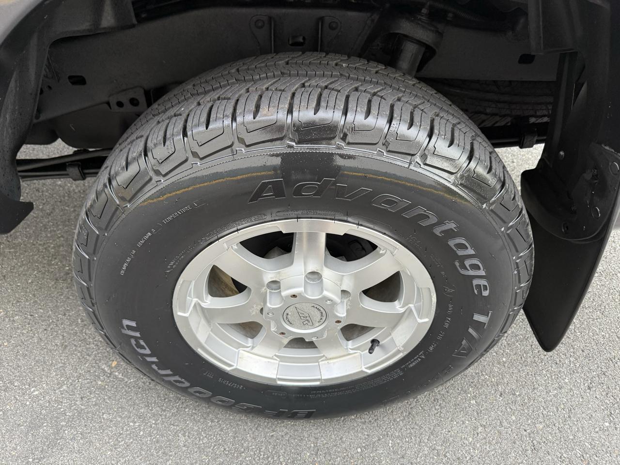 Toyota Tacoma 4WD Double LB V6 AT (Natl) 2010