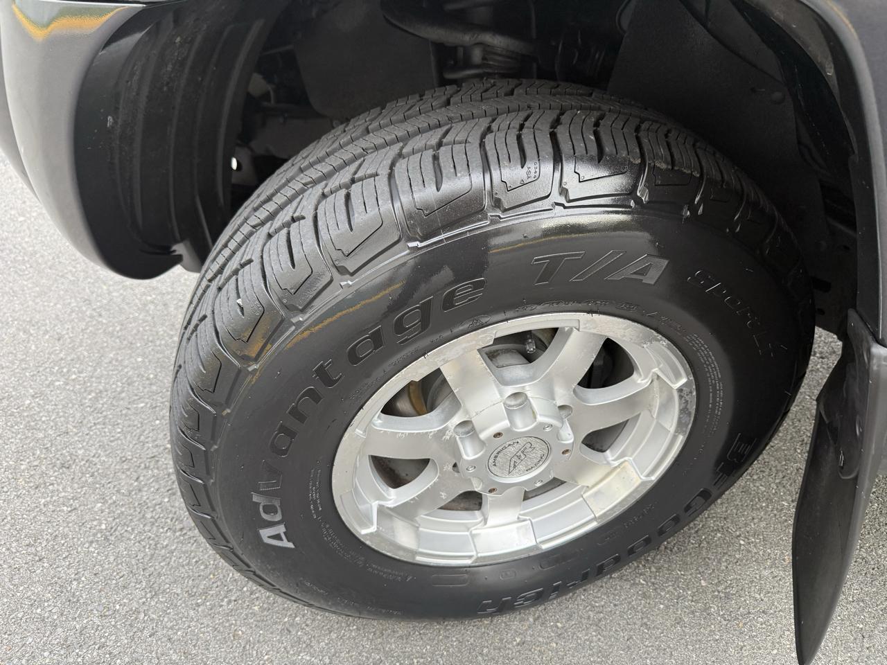 Toyota Tacoma 4WD Double LB V6 AT (Natl) 2010