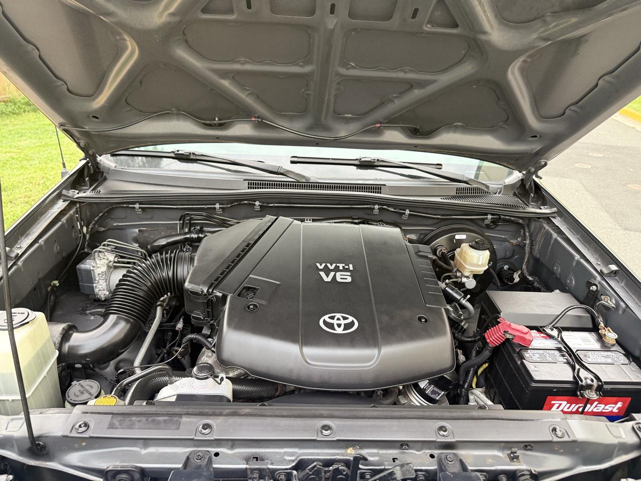 Toyota Tacoma 4WD Double LB V6 AT (Natl) 2010