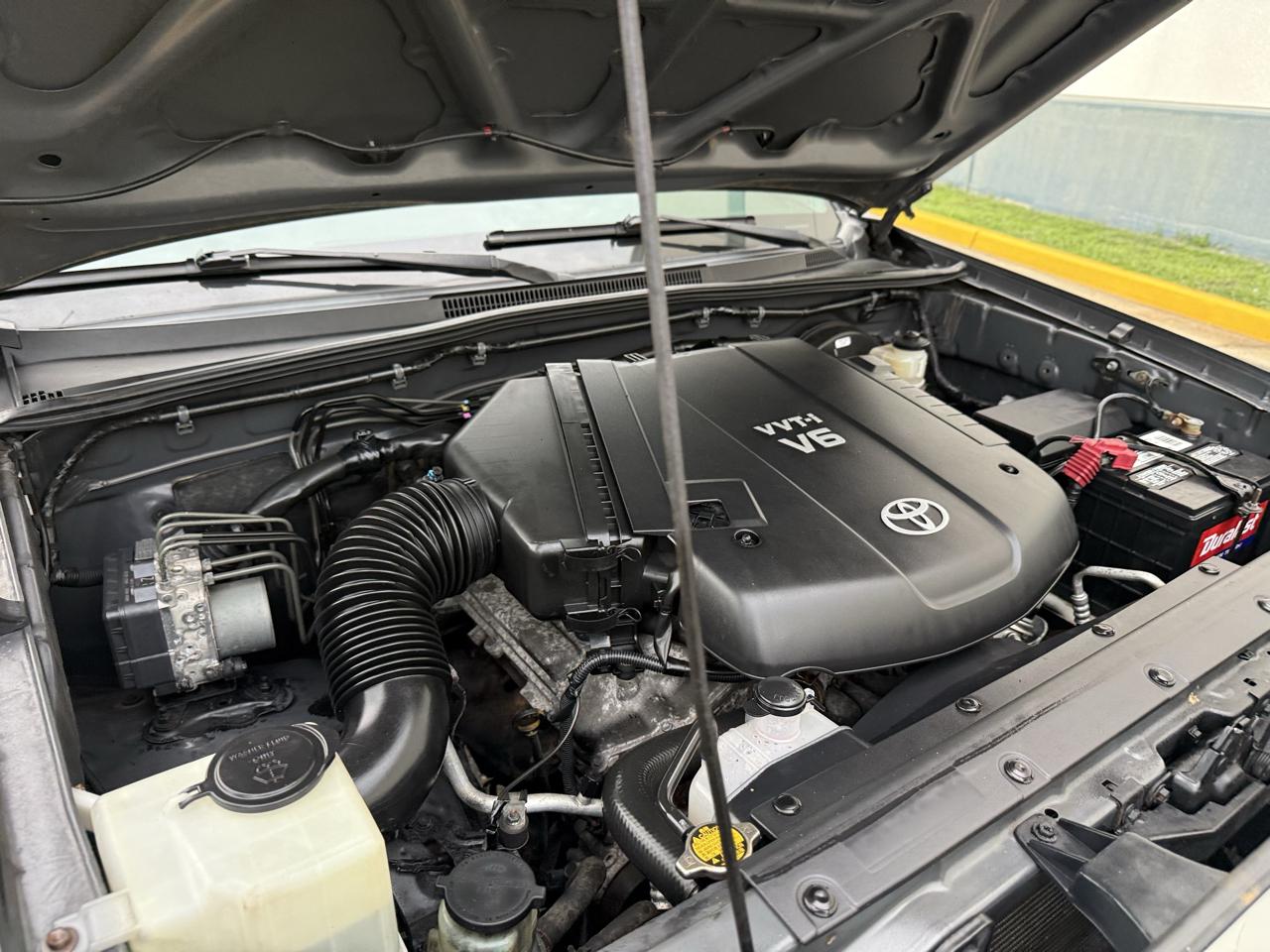Toyota Tacoma 4WD Double LB V6 AT (Natl) 2010