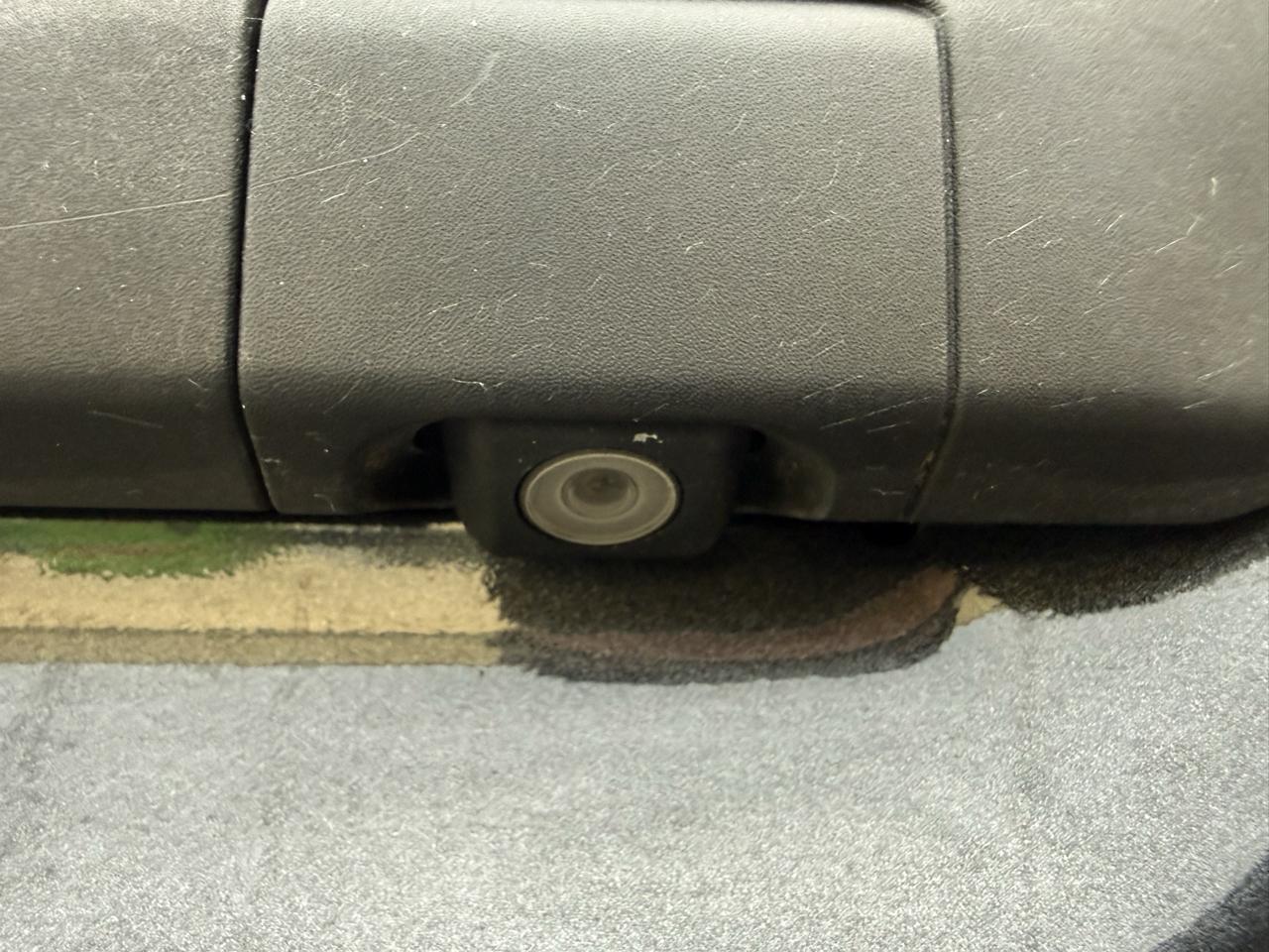 Toyota Tacoma 4WD Double LB V6 AT (Natl) 2010