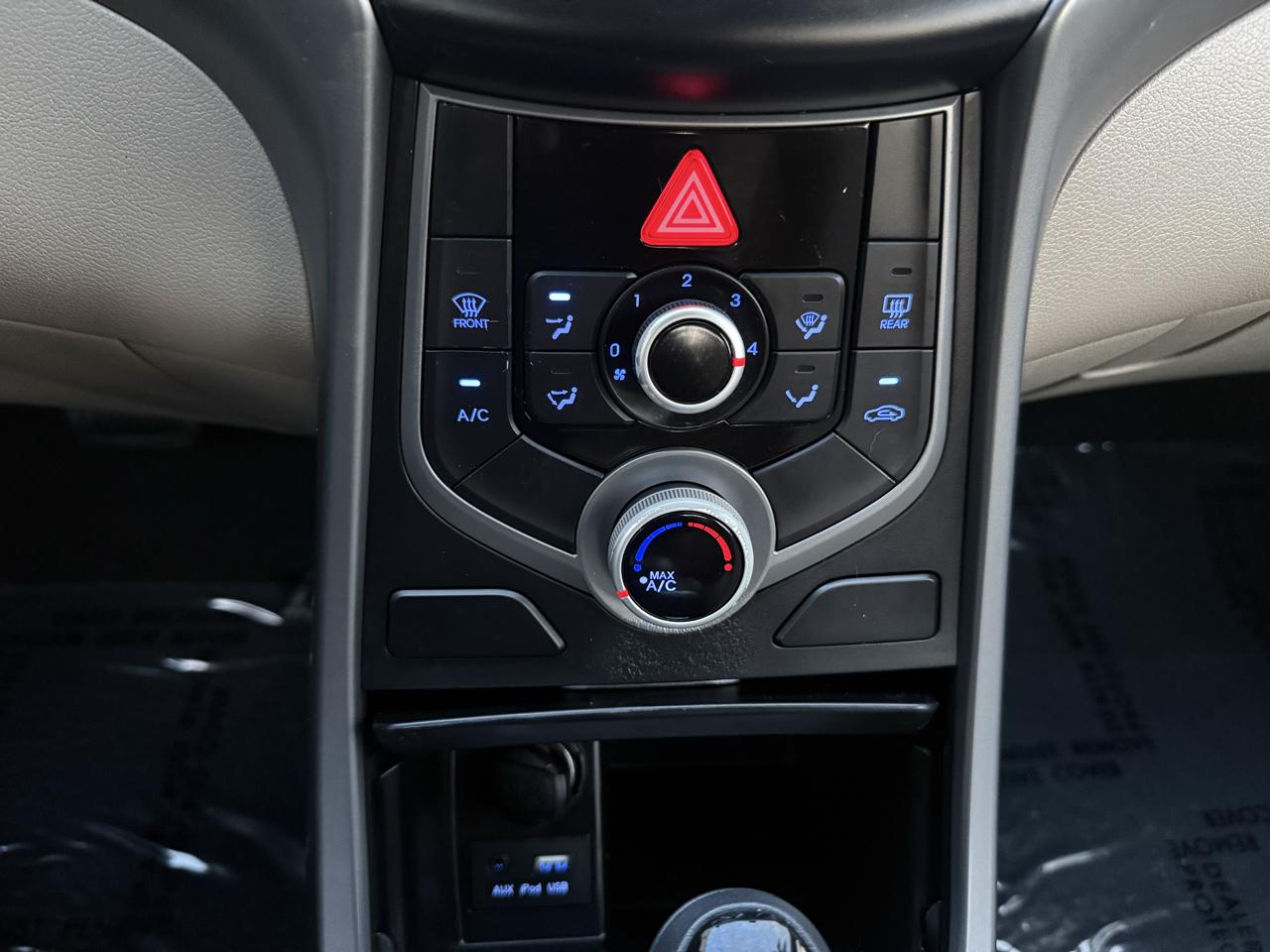 Hyundai Elantra 4dr Sdn Auto SE (Alabama Plant) 2015
