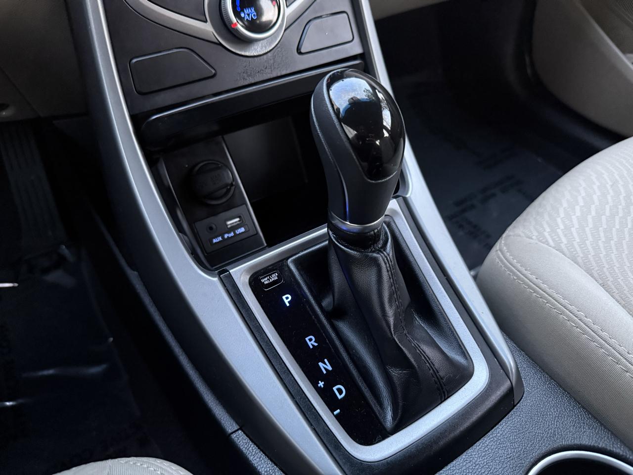Hyundai Elantra 4dr Sdn Auto SE (Alabama Plant) 2015