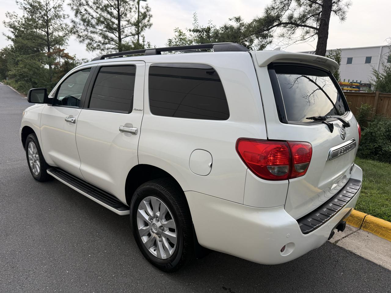 Toyota Sequoia 4WD 5.7L FFV Platinum (Natl) 2016